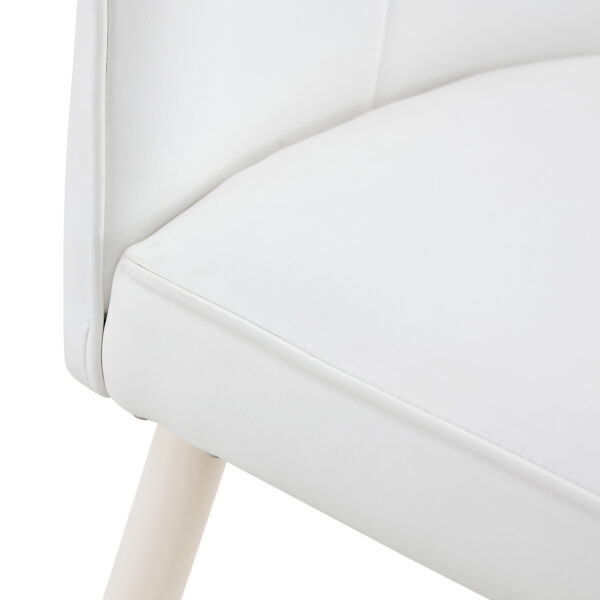 0680b4fdf1554034991bcfc41d4c0d7e_131a7b77dcd20fd4309b334af9c3a616 Table and chair set.Hourglass-Shaped Stable Small Round Table -31.9" * 31.9" with 2 Cream-Style dining chairs with a vertical line design on backrest.Adding a warm atmosphere to your family.