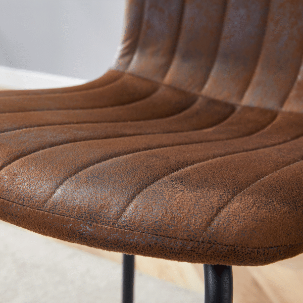 07b383fdb31049658d56ee0a7499cac4_8f7089cf70ecff26357a69fa4b7931ac Luxury Minimalist Chairs - A set of 4 high quality dining chairs with black metal legs. The integral metal leg structure is suitable for various interior decoration styles.