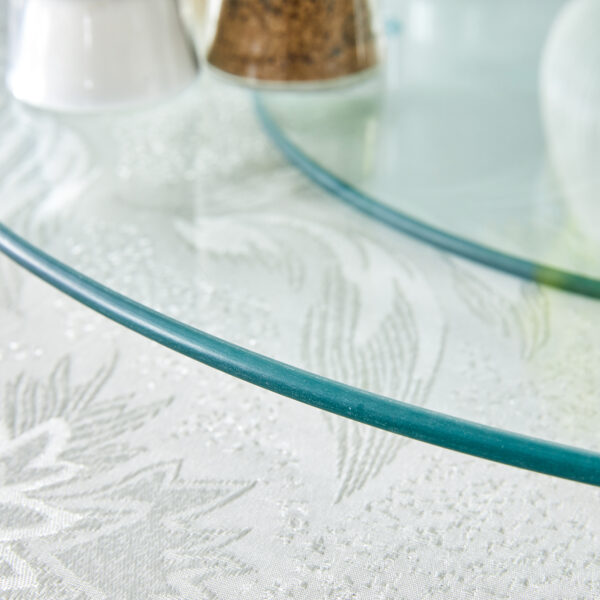 0bde2c0b121e4ce18c81cc74f6210bd6_f76c31e1bbeb0561fd9e198cc89c895c Double layer rotatable round glass.The rotatable design makes it more convenient to retrieve and place items.The upper glass has a diameter of 20 inches, while the lower glass15 inches.