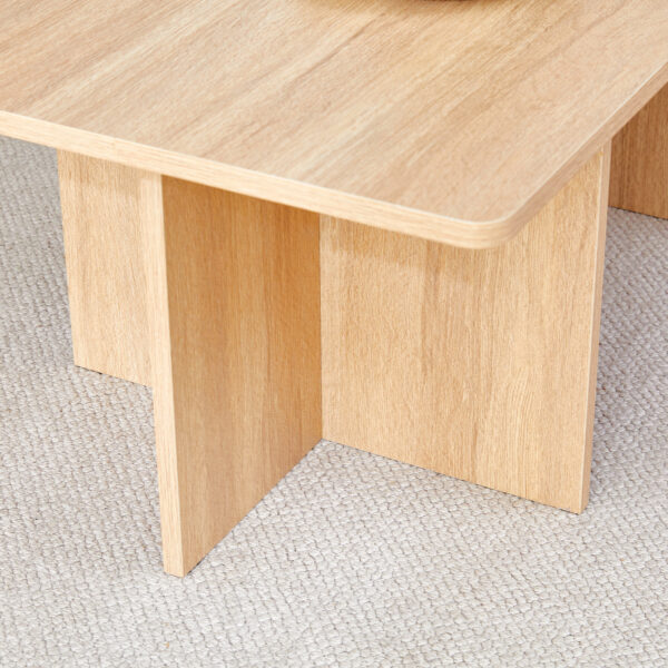 A modern and practical wood colored coffee table. The coffee table is made of medium density fiberboard material and is suitable for living rooms, bedrooms, and study rooms. CT-2O