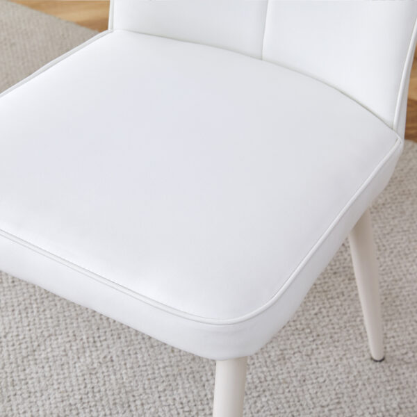 3564d29570f1449da0f110edf3562eae_d50a8cc0b5f5e55e780d7c767273d275 Table and chair set, MDF desktop, white metal table legs, stable and beautiful, suitable for most styles of home. Modern simple dining table, comfortable seating.