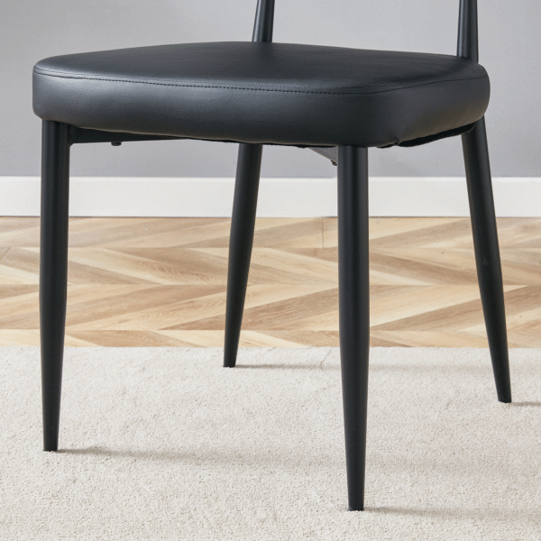 3925a2fe22d442128659392b374f2be9_d335a1bda37a50904c151907708d0a91 Black Minimalist Ergonomic Dining Chair, With A Curved Backrest For Comfortable Design,Unlocking A Comfortable And Minimalist New Sitting Posture. A Pack Of 4.Available In Black And White.