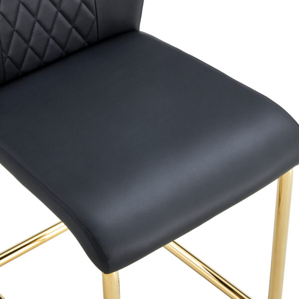 5a86ded2110c4e568ac2aad5259b440e_42d6922ead4c49f363bac0effba0cec2 Table and chair set.71 * 35.4 inch rectangular dining table.Tempered Glass Tabletop,Golden 7-shaped Metal Table Legs.Paried With 6 Black High-quality PU Chairs With Arched Metal Legs.W1151S03301