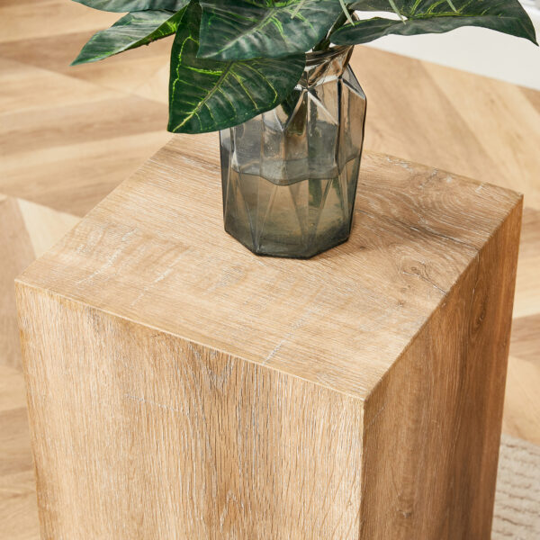 6f79abfa0ed34506a5eafd5130960af7_eb79fe32717733b78412195f1c6fd107 Elevate your living space with this modern MDF coffee table that showcases smooth, light wood color texture patterns. It is characterized by stylish design.12*12*19.6,W1151P188001