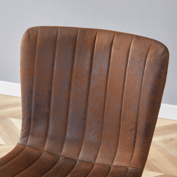 816434b37e2a43049c355de71a06e75c_4e595158717464b18c2c7a86d6e4561d Luxury Minimalist Chairs - A set of 4 high quality dining chairs with black metal legs. The integral metal leg structure is suitable for various interior decoration styles.