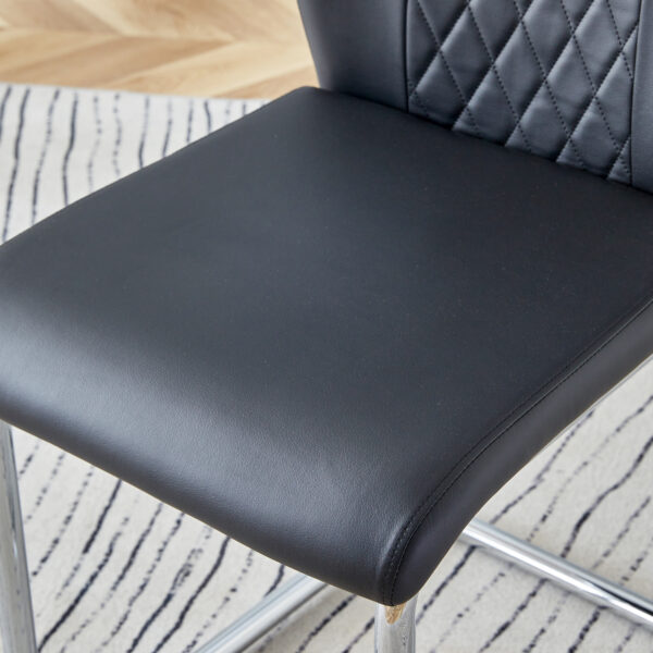 abdbf787478c4fde9394dfe968e67d9c_f976877ad83f18e3f3ac1e3883398804 Table and chair set.71''*35.4'' Inch Modern Luxurious Transparent Tempered Glass Dining Table Set with 6 Chairs.Double Fork Silver Metal Table Legs.Black High-quality PU Dining Chairs.