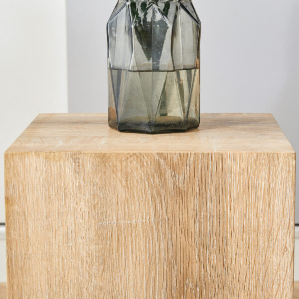 b8aa32c38634477f86dc6ed581b146a9_766ef7753143ceedc6c9eab79cec3152 Elevate your living space with this modern MDF coffee table that showcases smooth, light wood color texture patterns. It is characterized by stylish design.12*12*19.6,W1151P188001
