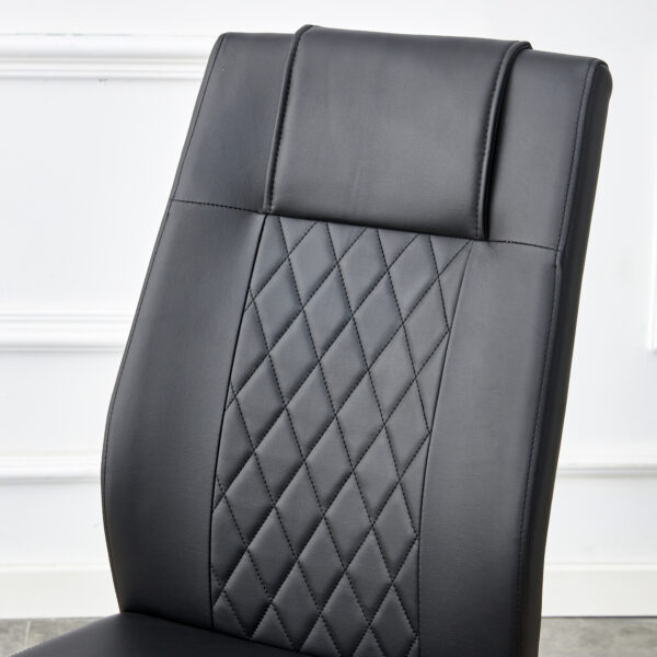 bfe53e5575144de99af8489e4f04cb94_48e5ffb7651d44602611cb25e614acf7 Table and chair set.The table has a glass tabletop with imitation marble pattern stickers and stainless steel golden table legs. Paried with comfortable chairs with PU seats and metal legs.