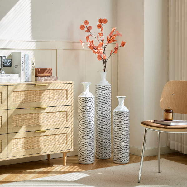 cabef2b2faae4a0da7546036b041c825_a8cb06cb00fa86affa37ffb1f00fc262 Floor Metal Vases Decorated White Metal vases Set of 3 gorgeous home decoration large glazed metal vases 24in/28.7in/33.5in height