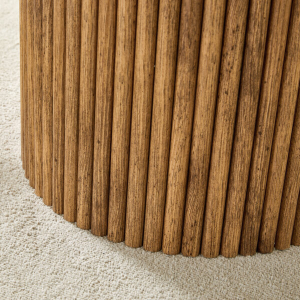 e13cc2e86c0a454bb95d8dab1204e919_b5479c08fa9dac1f46e96c36ebdadba3 A modern circular coffee table with a diameter of 27.5 inches interprets home aesthetics and practicality. MDF material,cylindrical table leg design.Becoming the visual focal point of home decoration.