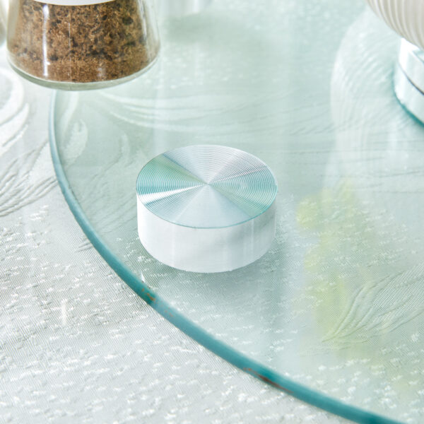 f3be3e42ff5342f2828de48b6b4aae1e_72e9f4014c249b008001b7f5be6b51ca Double layer rotatable round glass.The rotatable design makes it more convenient to retrieve and place items.The upper glass has a diameter of 20 inches, while the lower glass15 inches.