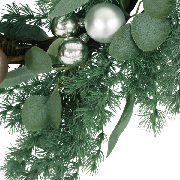 0fb0c6b6adb34bfea24f73bb2eb4247b_nu0qntrmsqhvi243qolw 26" PINENEEDLE WREATH WITH BALL