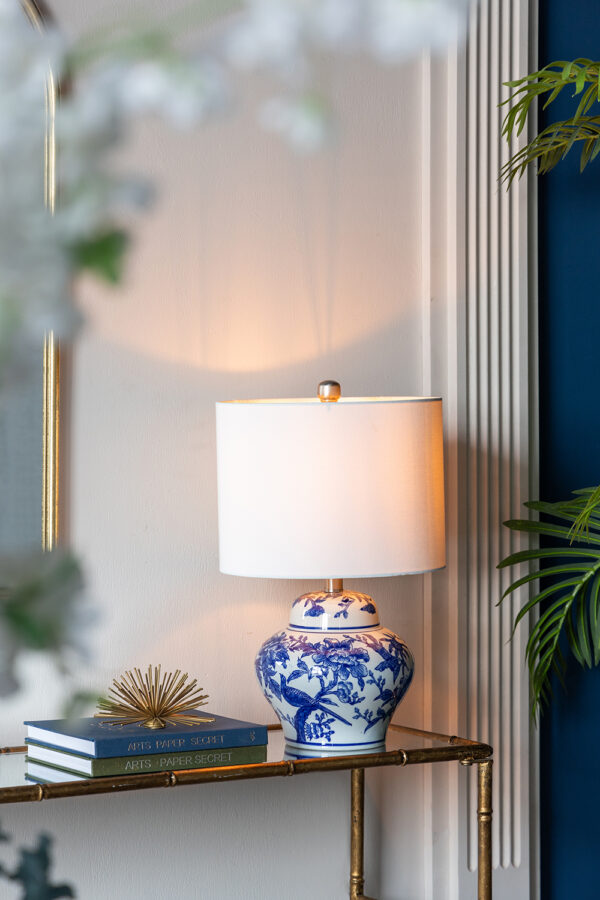 26eabfa9ffed4cc5a5971bb039593346_c4eeff7fa93e8f67ed6a943f701e4587 D12x19.3" Blue and White Ceramic Vase Lamp