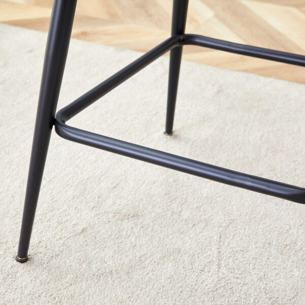 d29a8bbe8821430a9bfc43dd60e322d8_53cdf963b2745b54e747d51273f360ff Two sets of rotating high-legged stools with breathable cotton and linen cushions, Dark gray seats paired with black spray-painted iron frames, suitable for both restaurants and bars