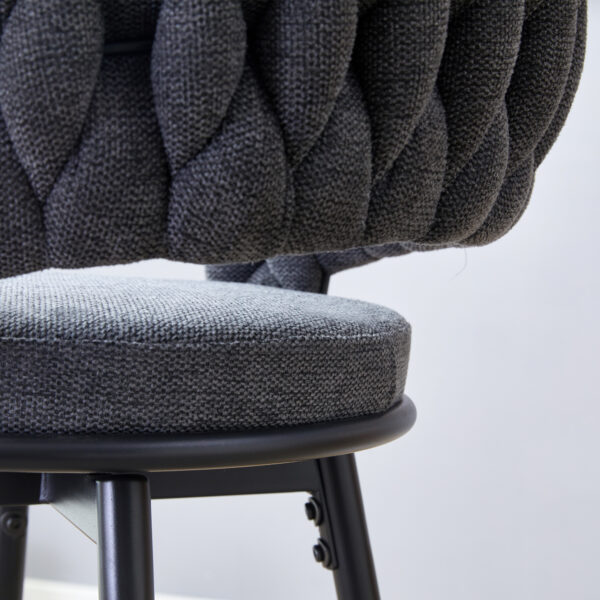 d83b8ccdd1074740a8ad4f858d517395_0ccf5b7458a12a9f86a4dee6f6d071b7 Two sets of rotating high-legged stools with breathable cotton and linen cushions, Dark gray seats paired with black spray-painted iron frames, suitable for both restaurants and bars