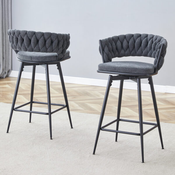 f80839605322482887e35d913e78dfa8_858d121b036ecedd78698f4dc4358503 Two sets of rotating high-legged stools with breathable cotton and linen cushions, Dark gray seats paired with black spray-painted iron frames, suitable for both restaurants and bars